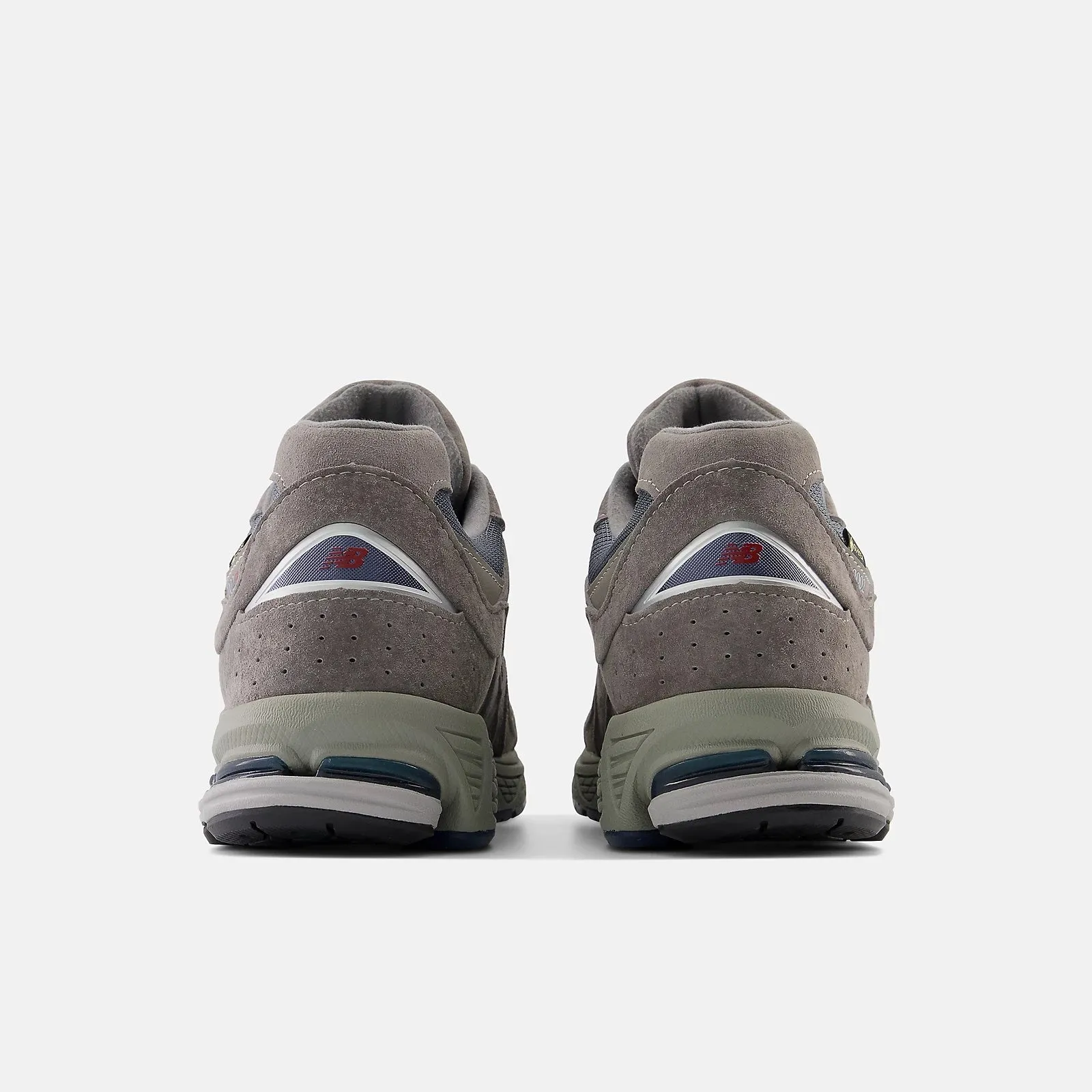 2002RX Sneaker (Castlerock   Natural Indigo   Brushed Nickel)
