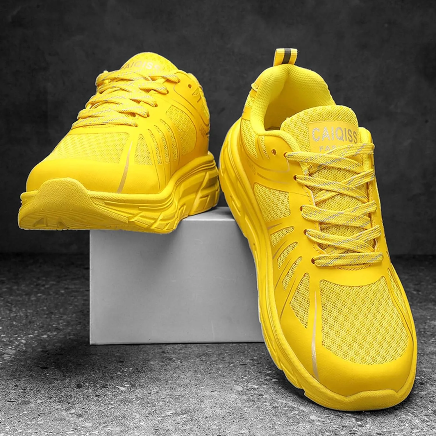 Mens Low Top Lace Up Classic Casual Walking Shoes Rubber Sole Anti Slip Running Shoes High Elasticity Basketball Sneakers Comfortable and Breathable Training Shoes Lightweight Badminton Sneakers