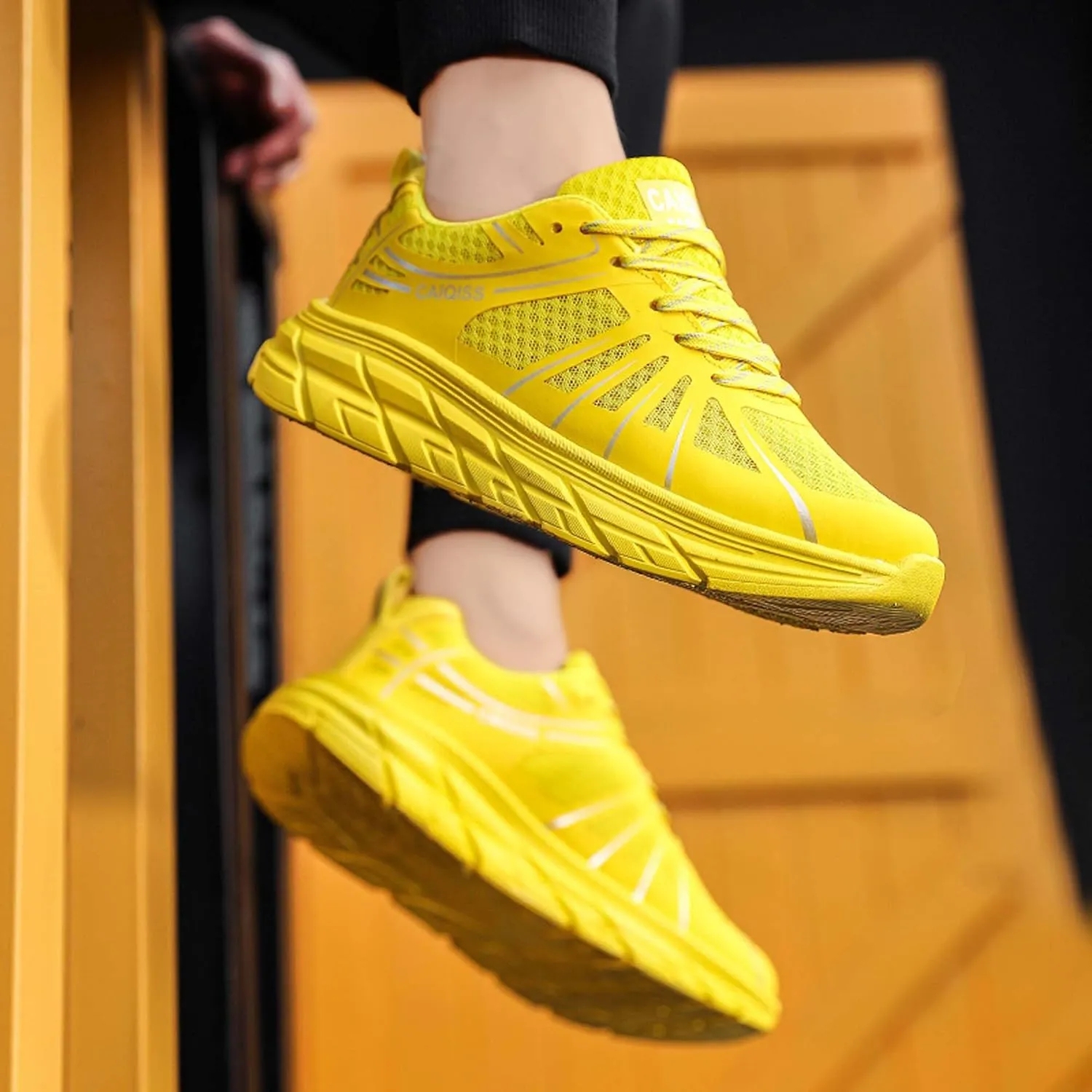 Mens Low Top Lace Up Classic Casual Walking Shoes Rubber Sole Anti Slip Running Shoes High Elasticity Basketball Sneakers Comfortable and Breathable Training Shoes Lightweight Badminton Sneakers