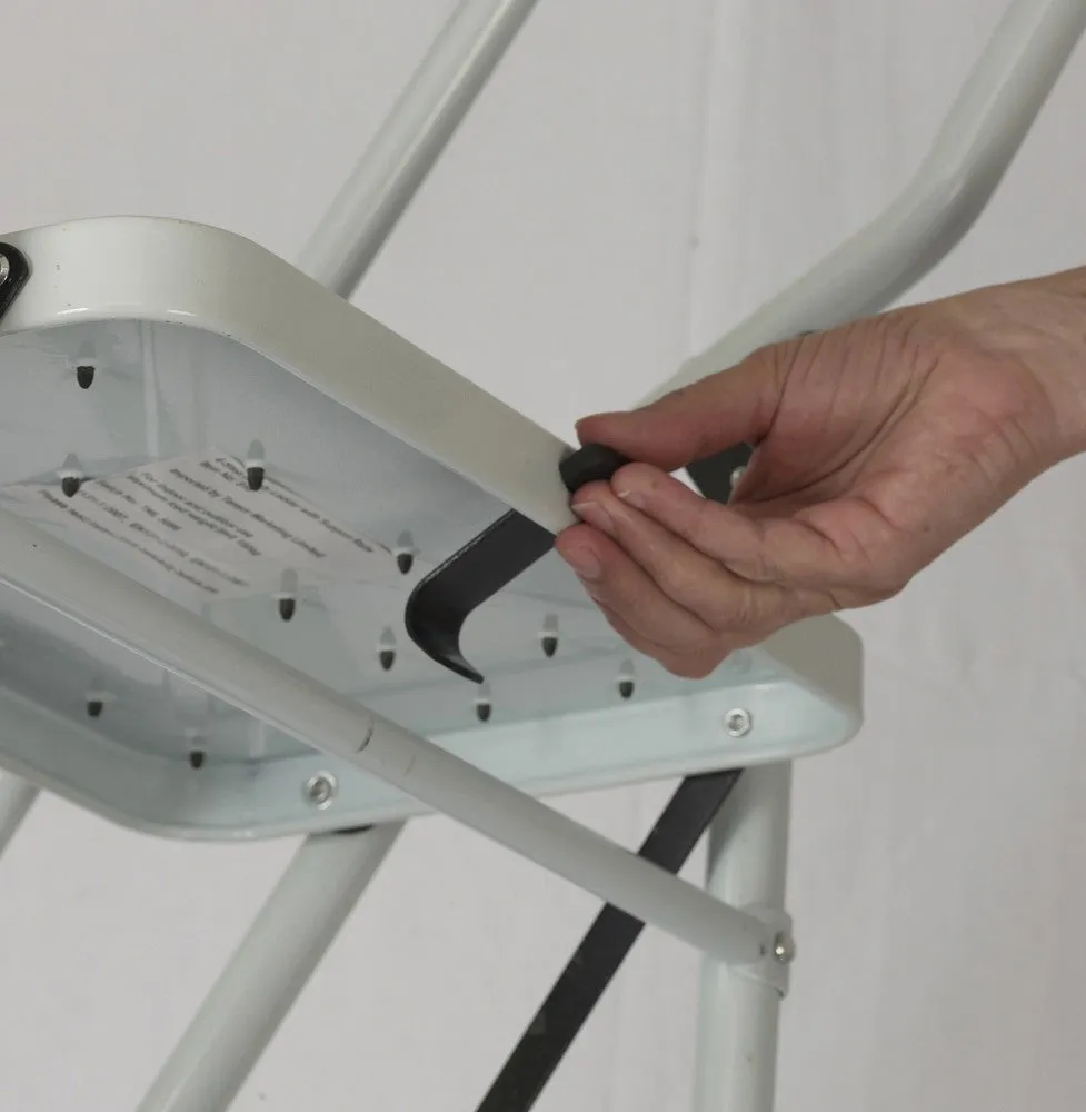 Step Ladder With Safety Rail