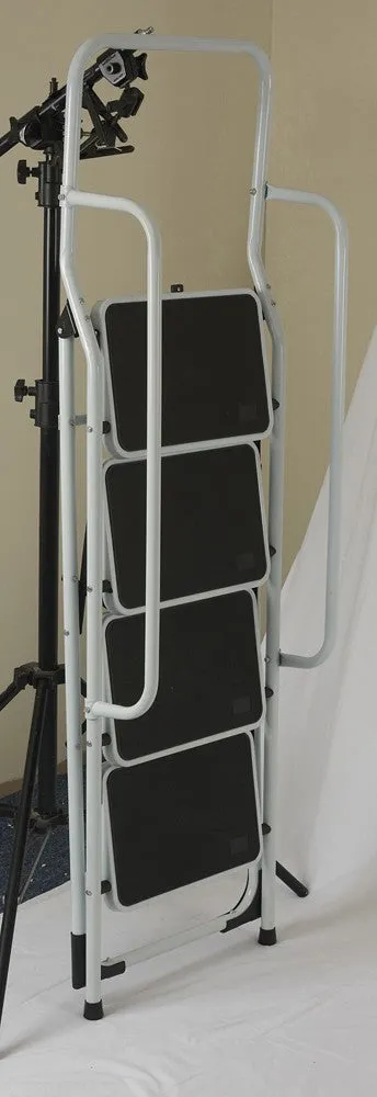 Step Ladder With Safety Rail